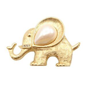 Vintage RICHELIEU Elephant Figural Brooch Gold Tone w/ Teardrop Faux Pearl Ear